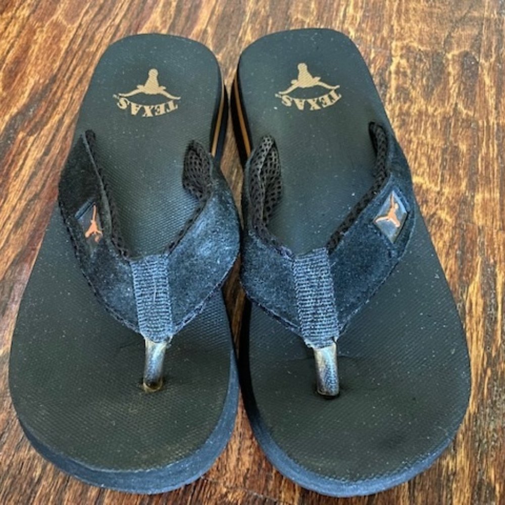 New * UT * TEXAS LONGHORNS * BLACK Flip Flops SANDALS * Women 8-8.5 * Men 6.5/7